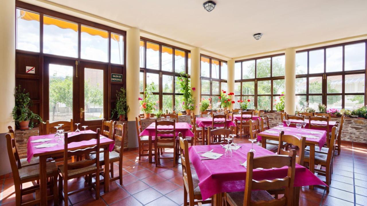 Labella - Hostal Rural Restaurante La Calahorra Exteriör bild