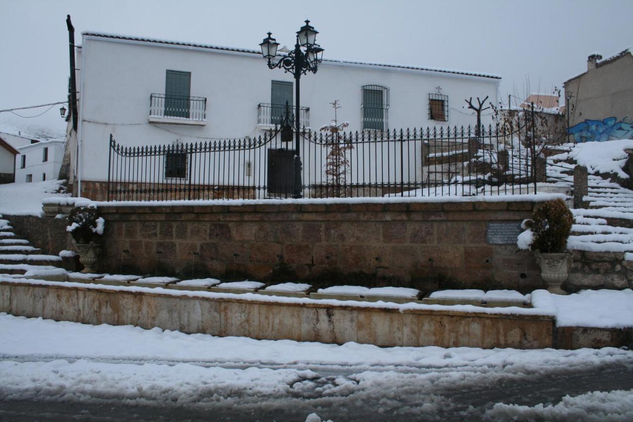 Labella - Hostal Rural Restaurante La Calahorra Exteriör bild