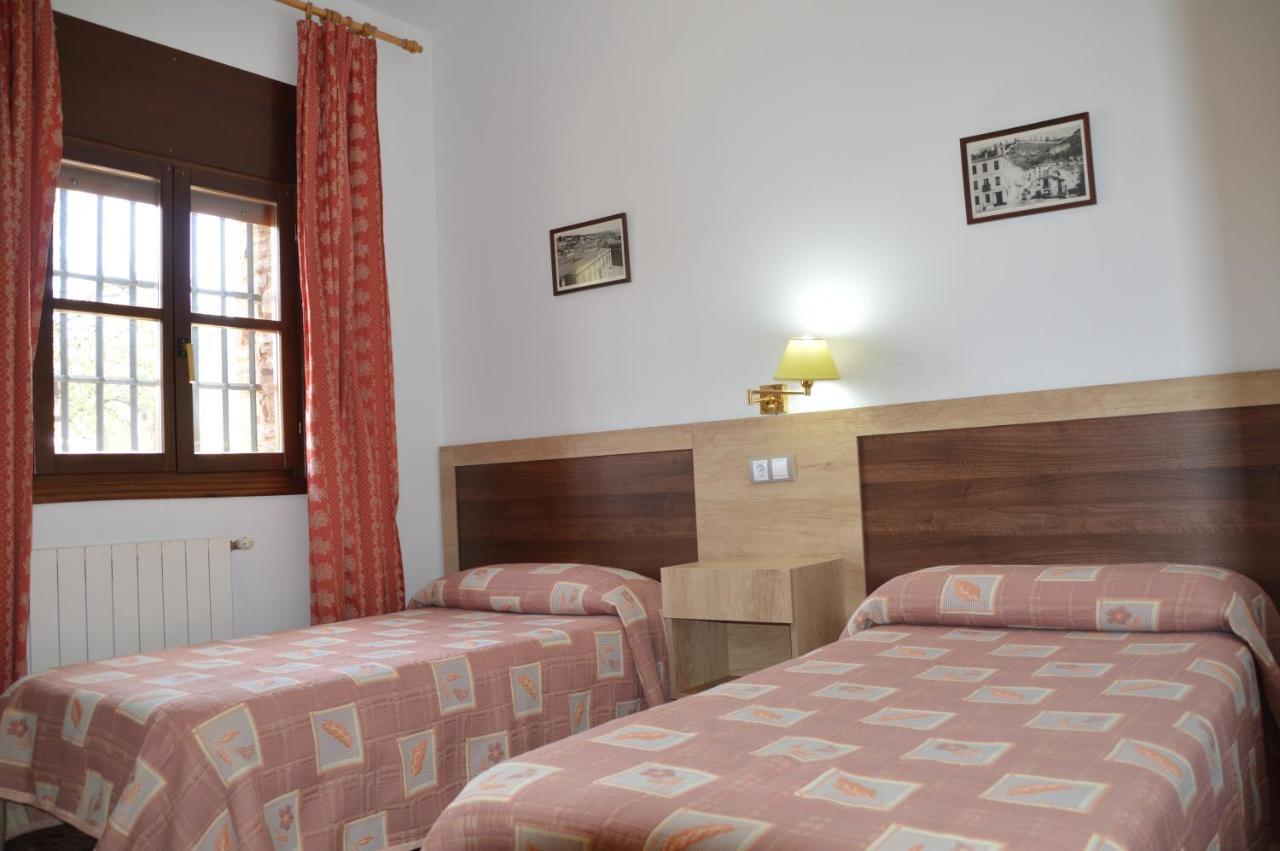 Labella - Hostal Rural Restaurante La Calahorra Exteriör bild